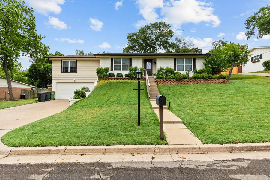 420 Brookwood Drive, Woodway, TX 76712 - #2