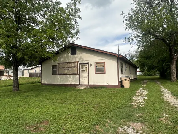 205 S 1st Street, Bangs, TX 76823