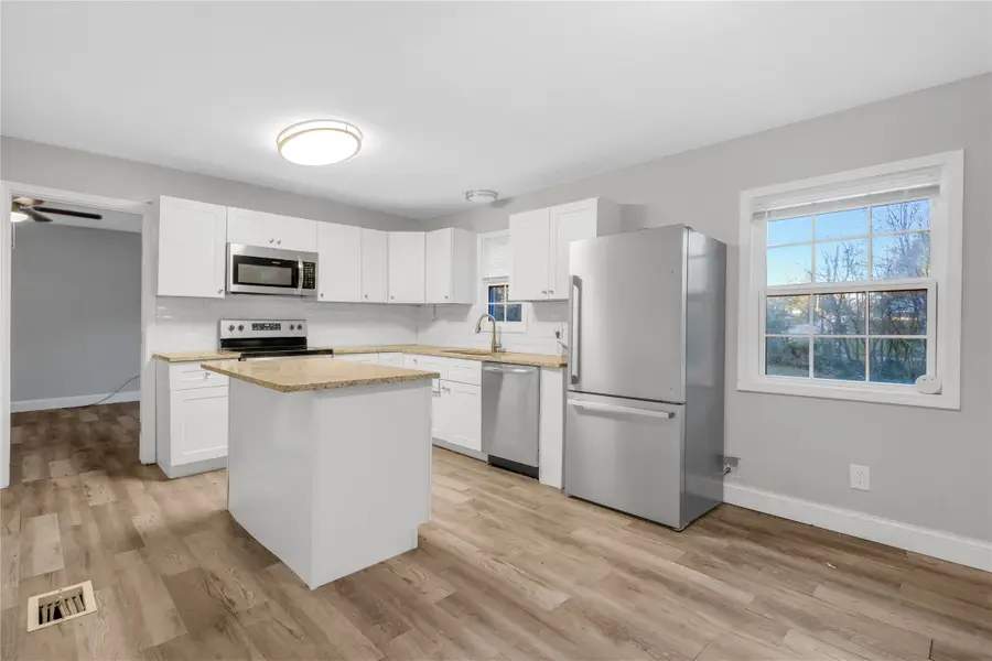 422 Stone Street, Mineola, TX 75773 - #2