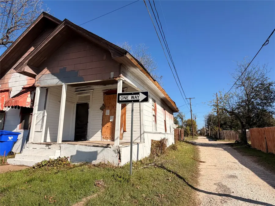 1215 N 26th Street, Waco, TX 76707 - #2