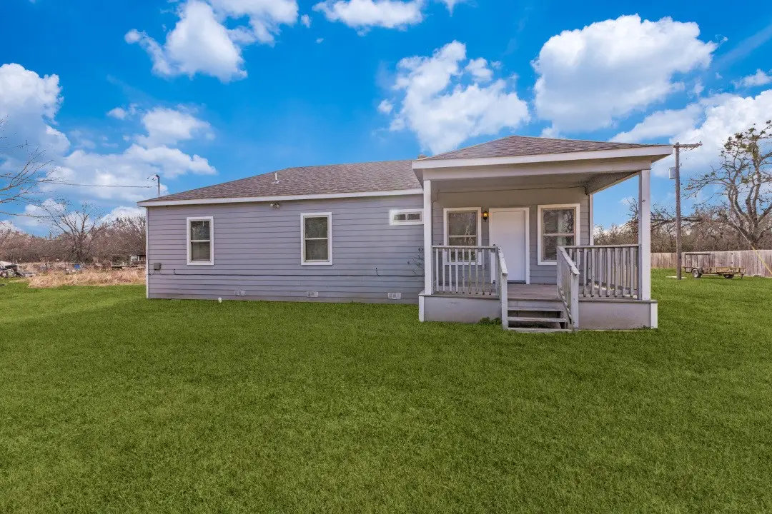 711 S 3rd Avenue E, Dawson, TX 76639 - #1