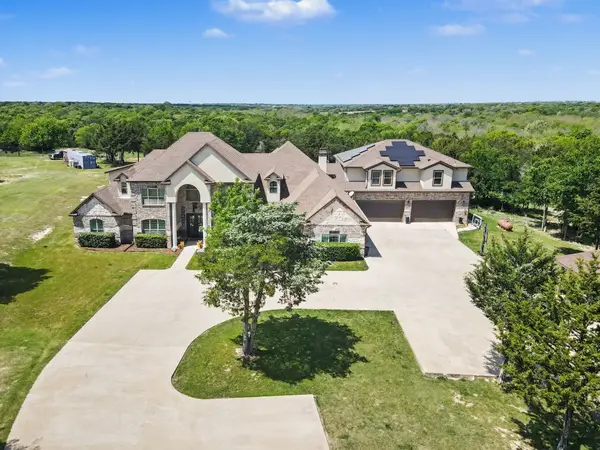505 S Bluegrove Road, Lancaster, TX 75146