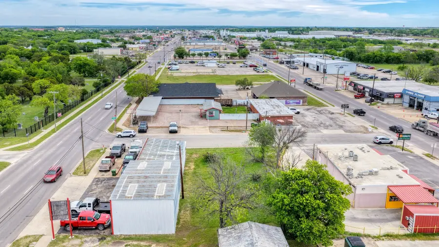 104 SE 12th Avenue, Mineral Wells, TX 76067 - #3