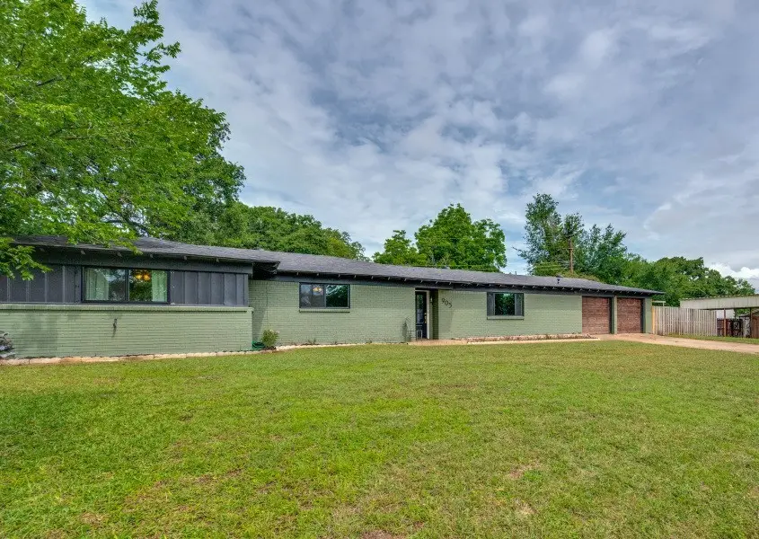 905 Hurstview Drive, Hurst, TX 76053 - #2