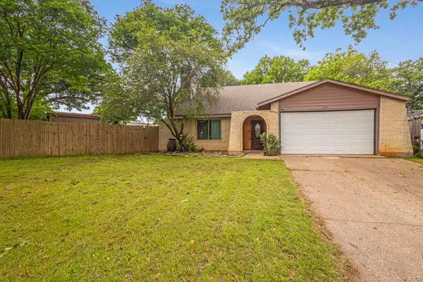 1307 Shady Hollow, Euless, TX 76039