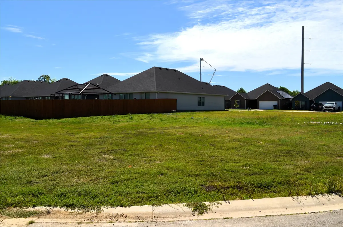 321 Preston Road, Mabank, TX 75147 - #1