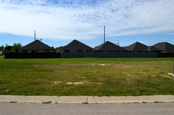 307 Preston Road, Mabank, TX 75147