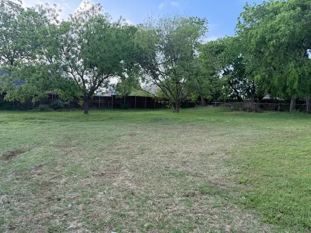 417 W Huffman Street, Krum, TX 76249 - #2