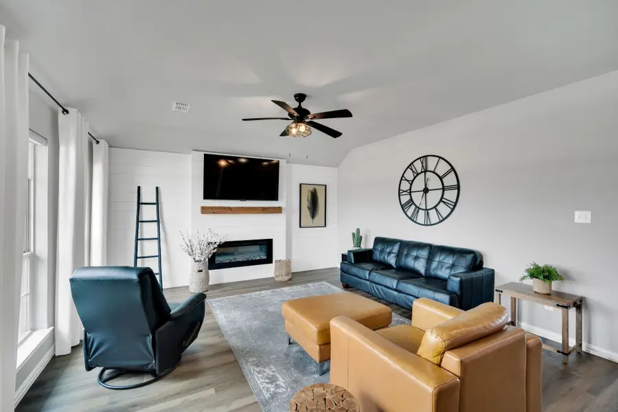 532 Meadowlake Drive, Waxahachie, TX 75165 - #2