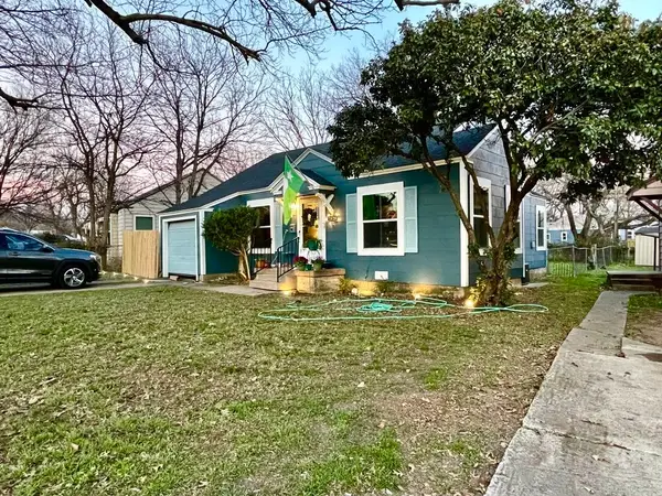 1420 Lawrence Road, River Oaks, TX 76114