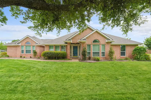 830 S Clinton Lane, Midlothian, TX 76065