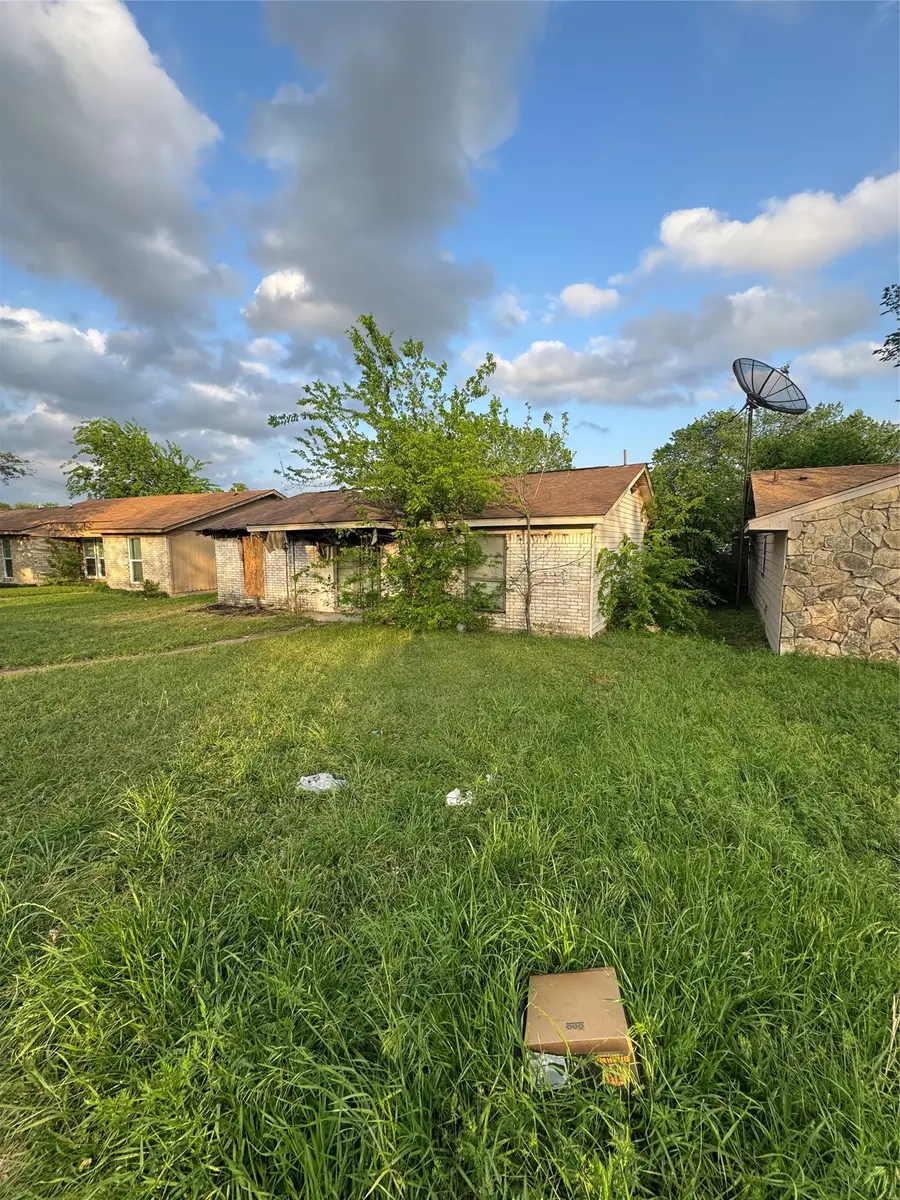 1850 Red Cloud Drive, Dallas, TX 75217 - #2