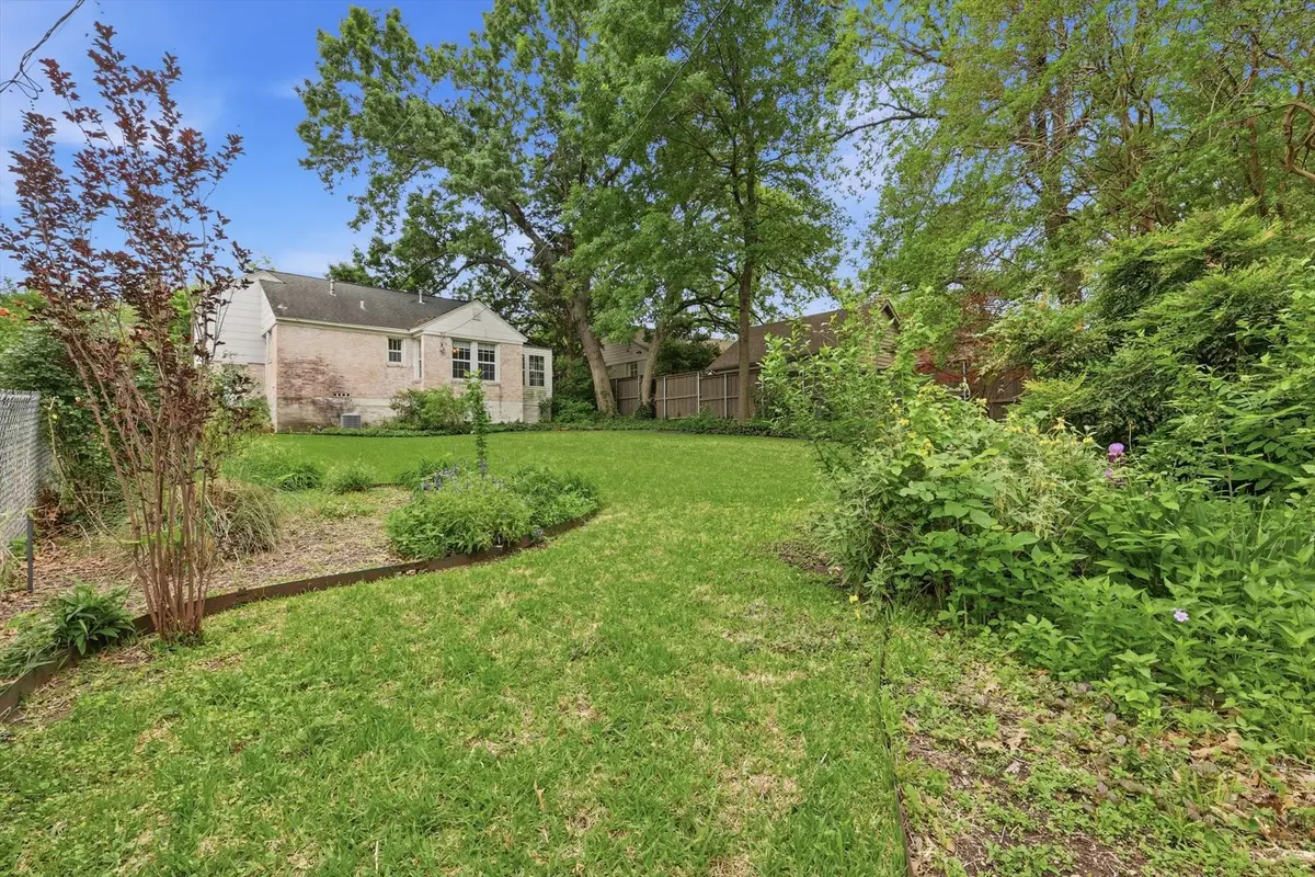 6921 Hammond Avenue, Dallas, TX 75223 - #1