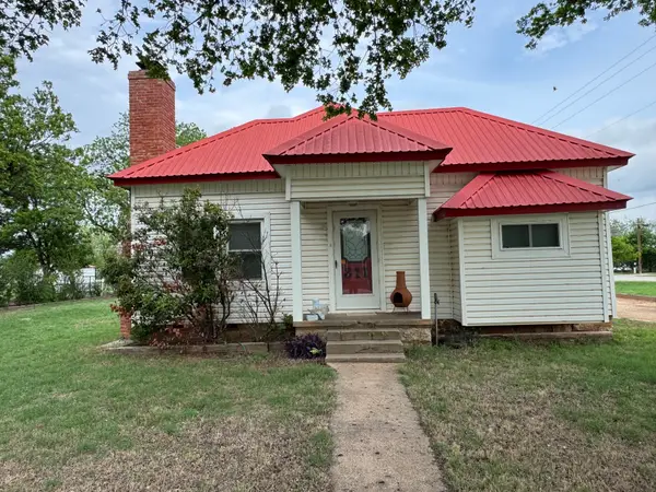 311 S Cedar Street, Seymour, TX 76380