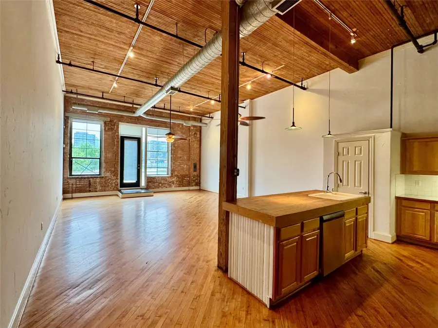 3026 Commerce Street #205, Dallas, TX 75226 - #2