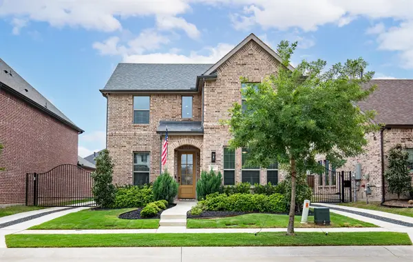 1917 Temple, Van Alstyne, TX 75495