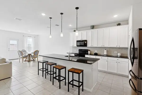 1049 Castroville Drive, Forney, TX 75126