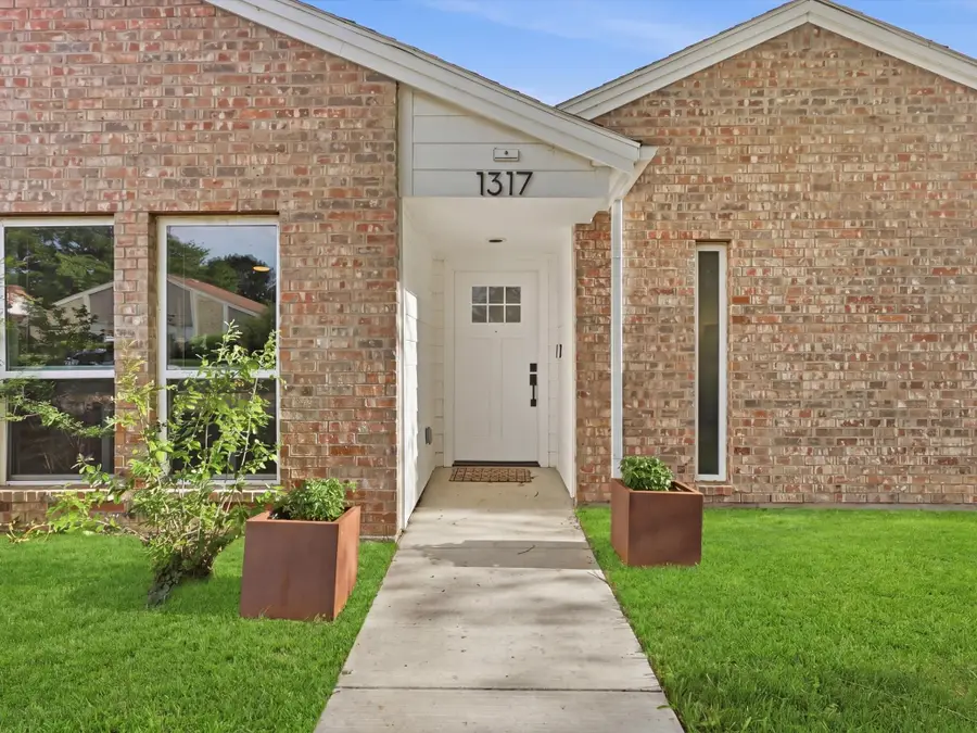 1317 Lark Lane, Lewisville, TX 75077 - #2