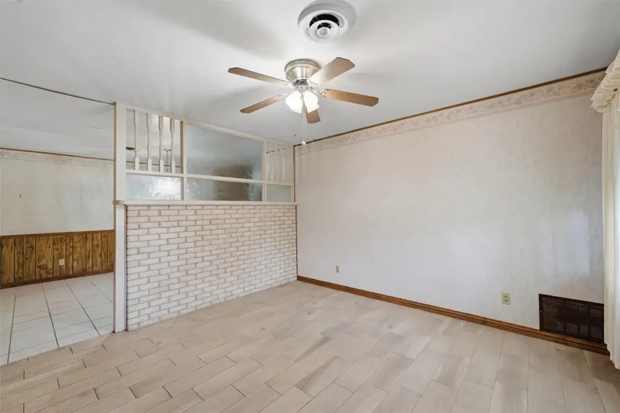 4137 Hiland Drive, Beverly Hills, TX 76711 - #2