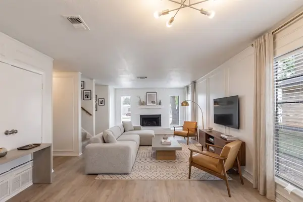 1620 Brown Trail, Hurst, TX 76054