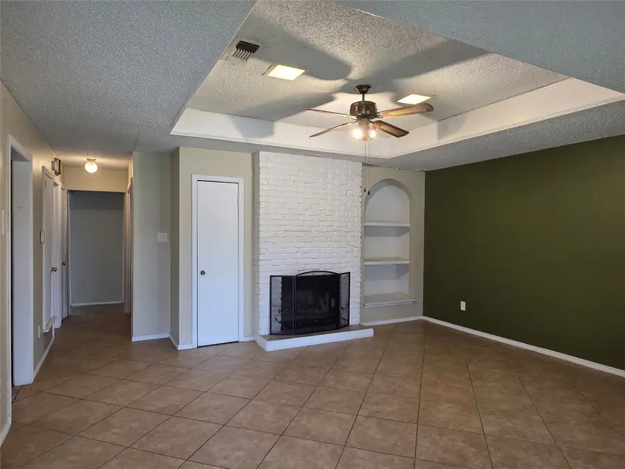 1613 S Bent Tree Trail, Grand Prairie, TX 75052 - #2