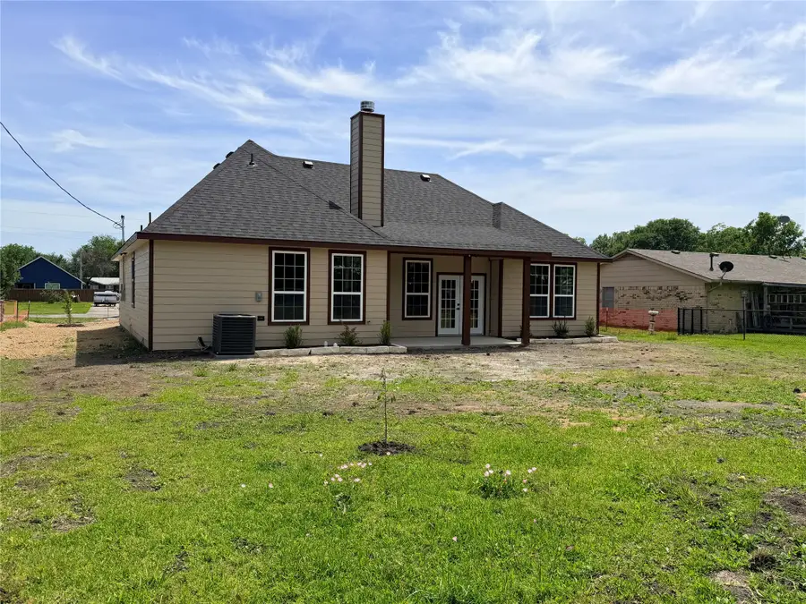 302 E Travis Street, Leonard, TX 75452 - #3