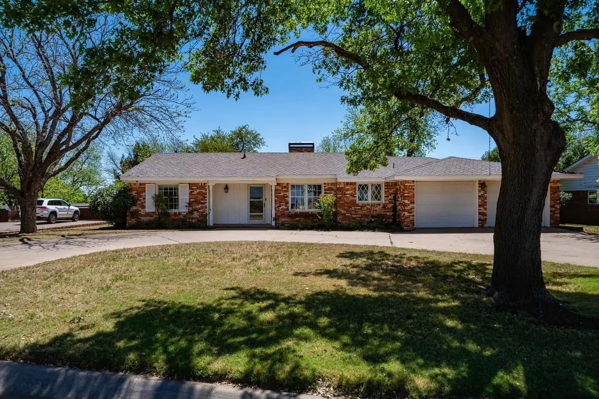 1902 Country Club Drive, Sweetwater, TX 79556 - #1