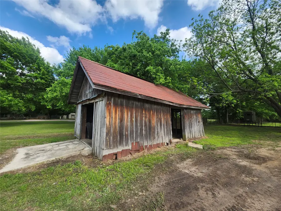 104 E Pecan, Sadler, TX 76264 - #2