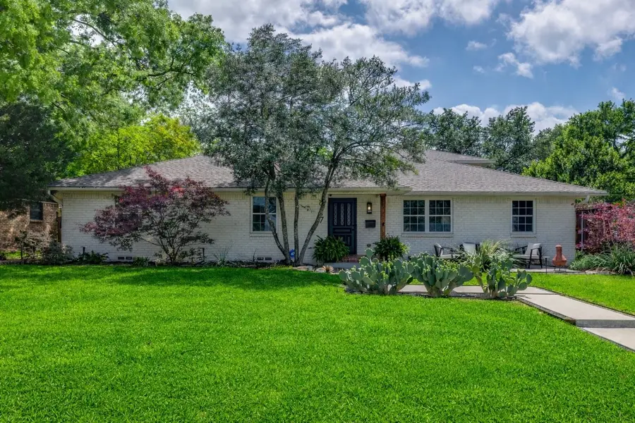 917 Fernwood Drive, Richardson, TX 75080 - #2