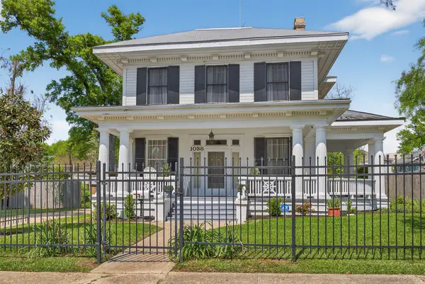 1038 College Street, Shreveport, LA 71104