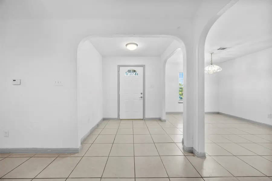 5848 Keeneland Parkway, Dallas, TX 75211 - #2