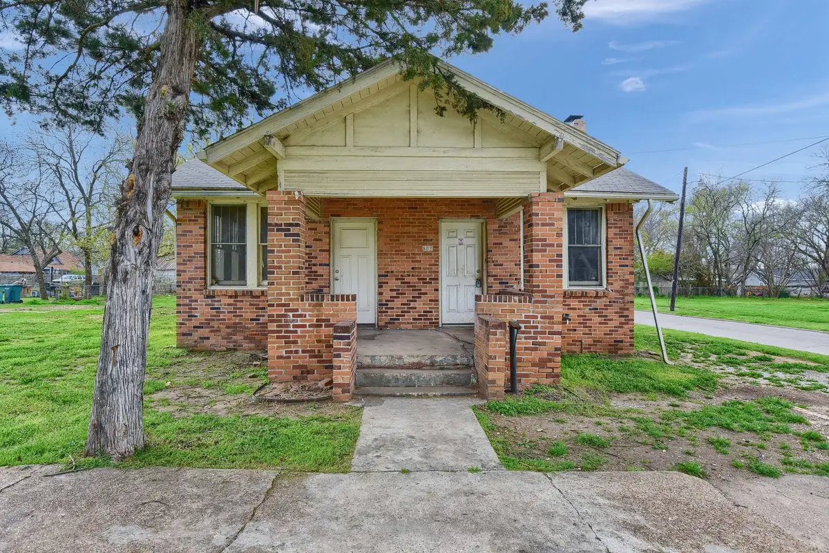 802 E Jones Street, Sherman, TX 75090 - #1