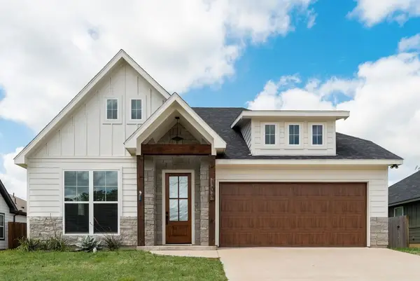 109 Vaughn Meadows Drive, Tom Bean, TX 75491