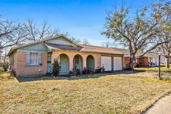 724 E Mustang Street, Crowley, TX 76036