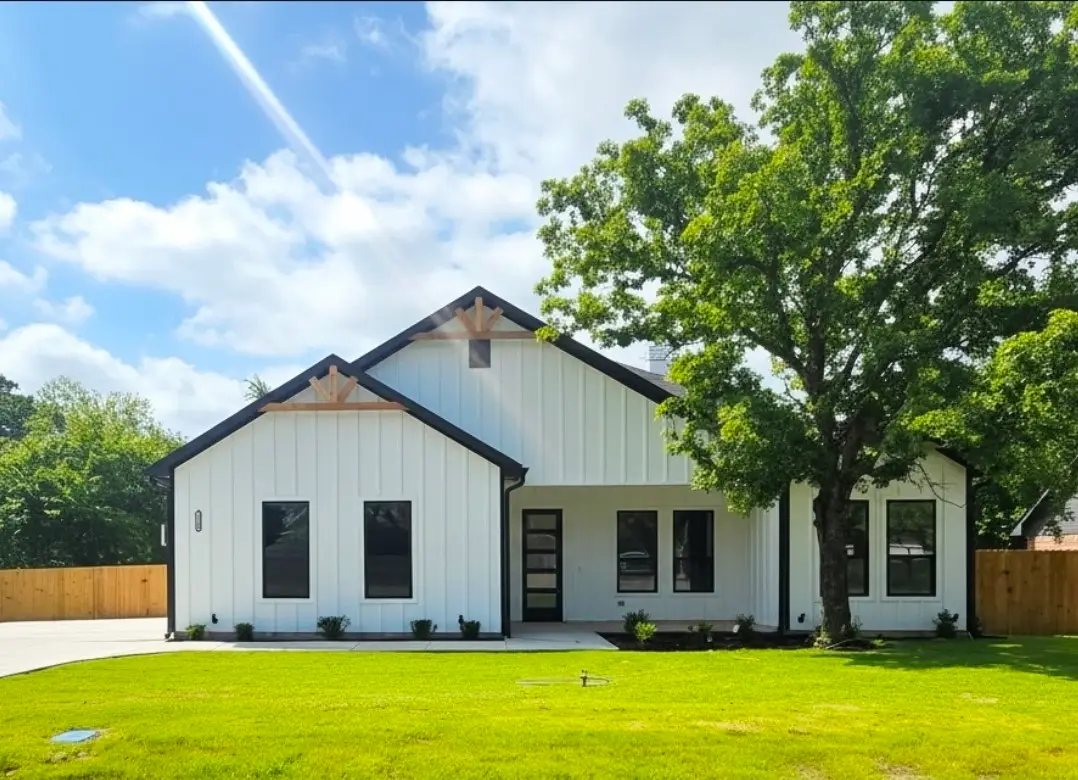 1106 East Sixth Street, Springtown, TX 76082 - #1