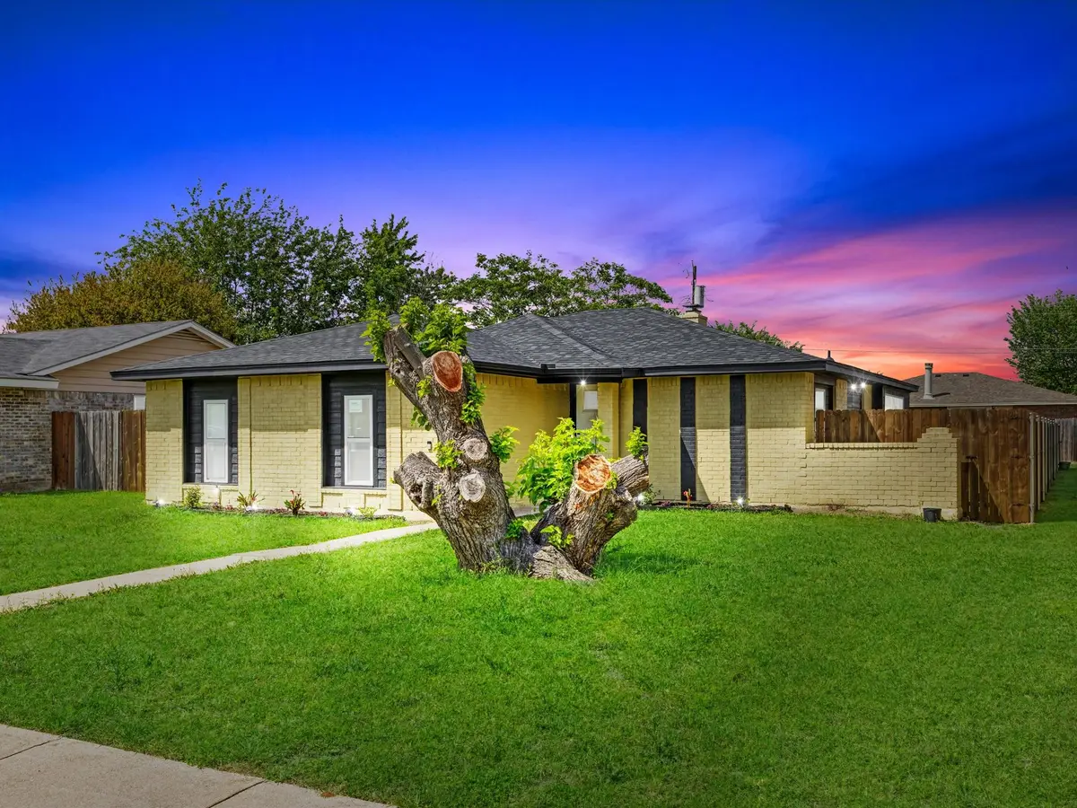 825 Cherry Hills Drive, Lancaster, TX 75134 - #1