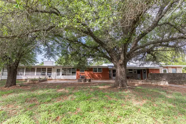 1025 S Us Highway 281, Stephenville, TX 76401