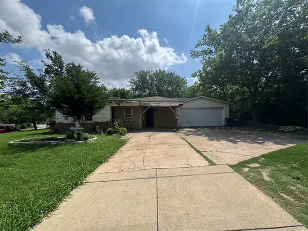 1301 Sharondale Street, Fort Worth, TX 76115