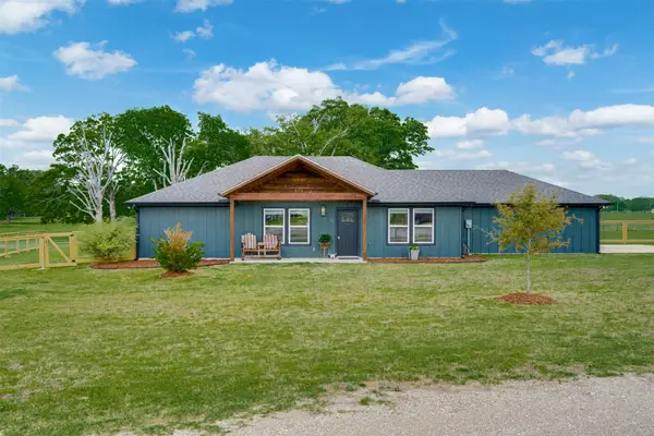 64 Private Road 43792, Paris, TX 75462