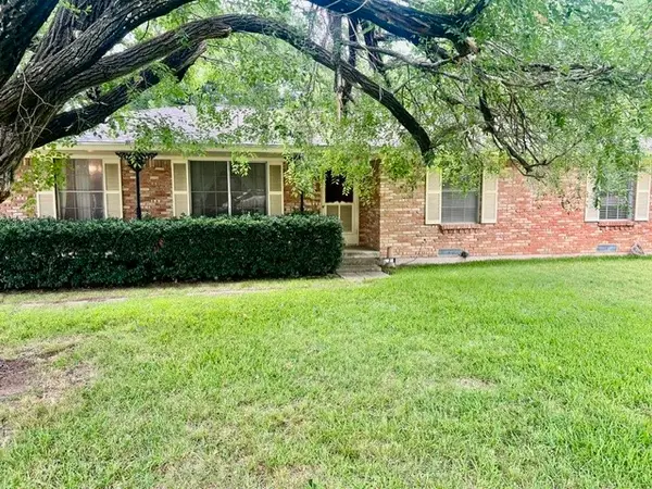 1326 E Sherman Drive, Denton, TX 76209