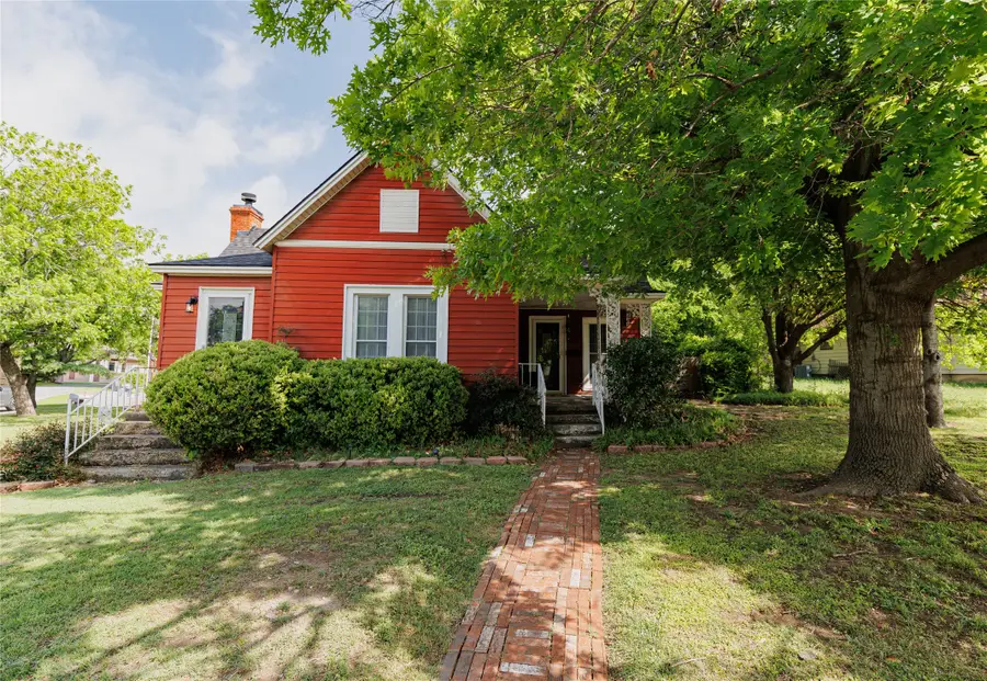 510 W Walnut Street, Decatur, TX 76234 - #2