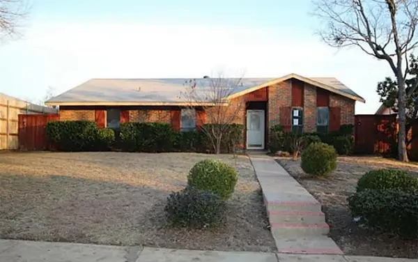 2921 Collins Boulevard, Garland, TX 75044