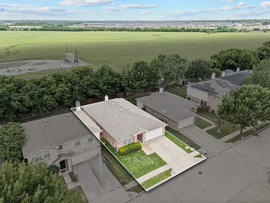 16529 Woodside Drive, Justin Roanoke, TX 76247 - #2