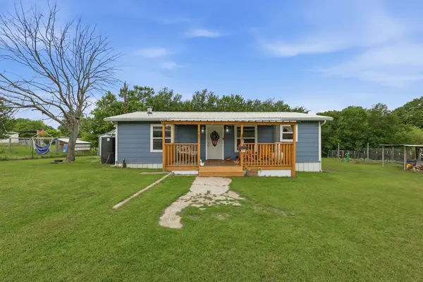 767 E Barry Street, Reno, TX 76020