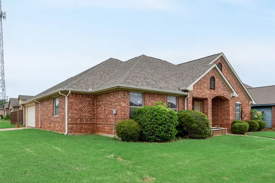 828 Greenview Court, Aubrey, TX 76227 - #2