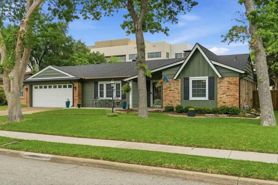 1912 Sunnybrook Drive, Irving, TX 75061 - #2