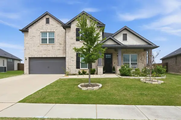 1112 Rushmore Drive, Burleson, TX 76028