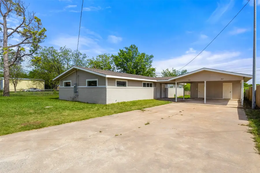 205 April Street, Bowie, TX 76230 - #2