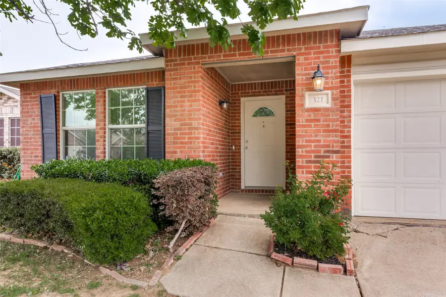 321 Silver Lake Trail, Fort Worth, TX 76140 - #2