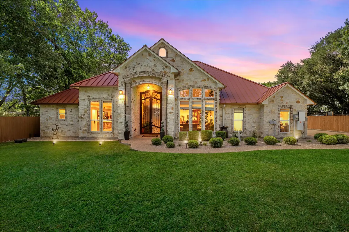 241 W Chapman Road, Hewitt, TX 76643 - #1